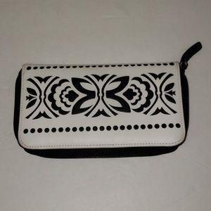 Vera Bradley Wallet Laser Cut Black and White